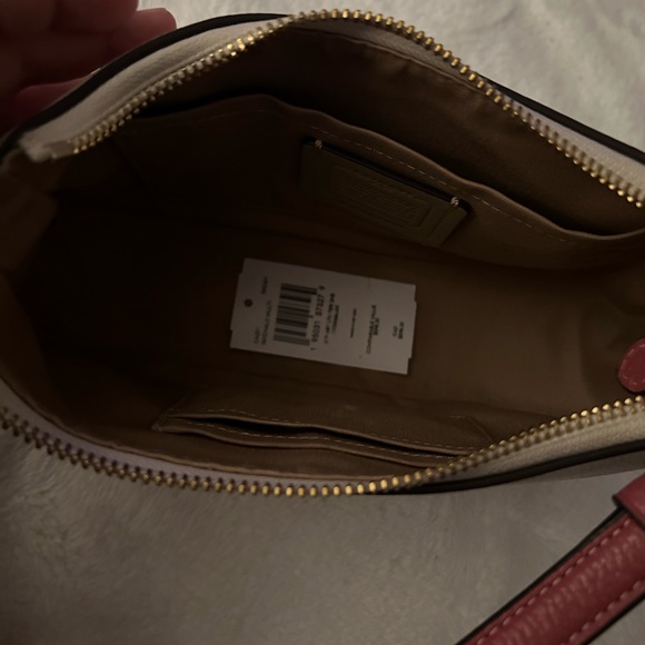 Teri Shoulder Bag With Stripe Heart Print (limited edition) - Picture 6 of 7